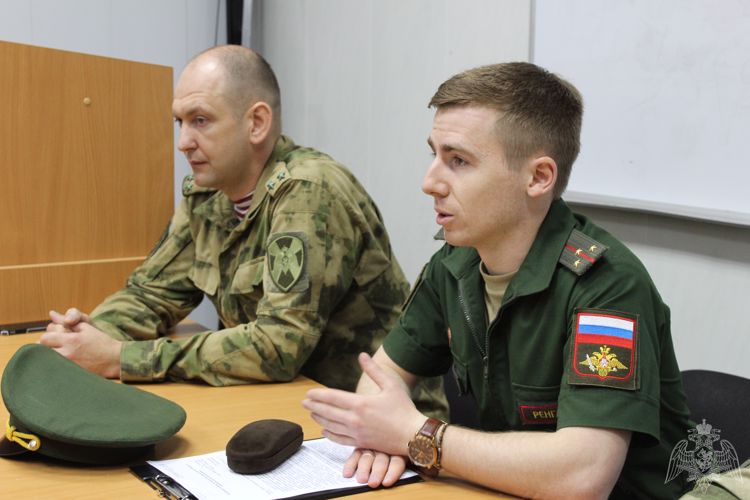 Представитель военной прокуратуры Вологодского гарнизона провел с росгвардейцами специальное занятие