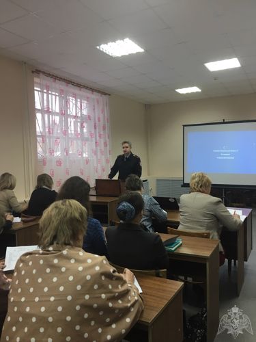 В Великом Устюге росгвардейцы обсудили с директорами школ и детских садов вопросы безопасности образовательных учреждений