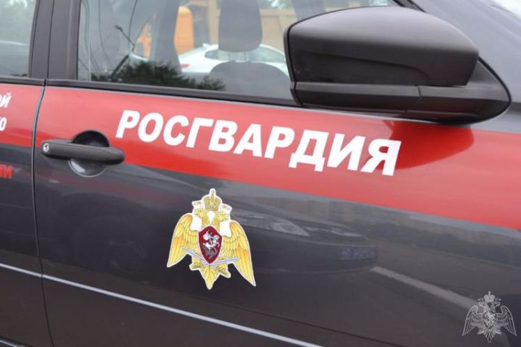 В Череповце сотрудники Росгвардии задержали мужчину при попытке сбыта фальшивой купюры