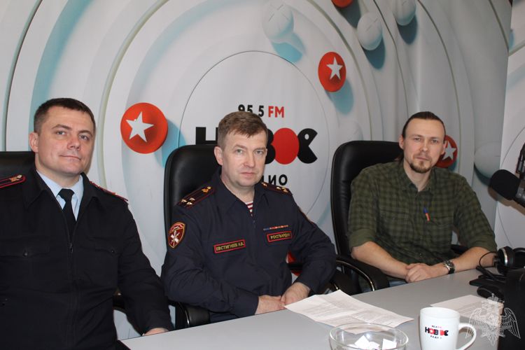 Сотрудники Росгвардии по Вологодской области стали гостями студии "Радио "Вологда"