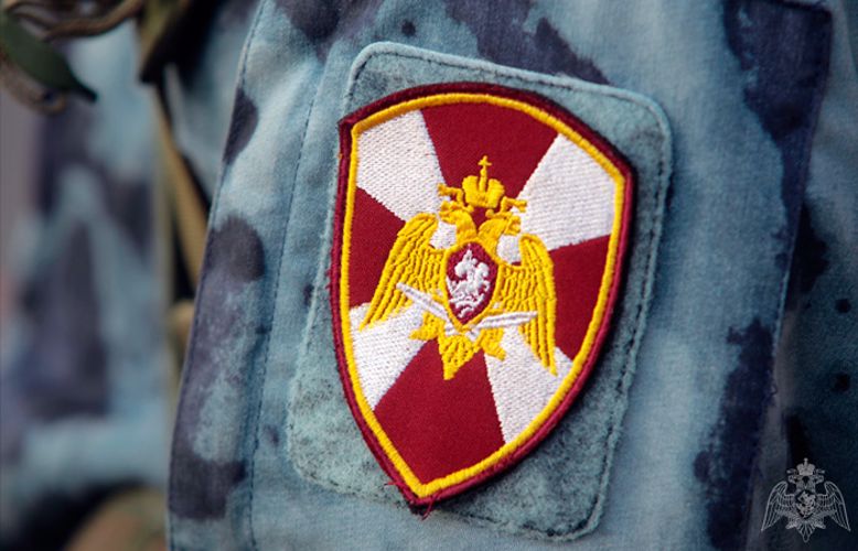 Сотрудники Росгвардии задержали вологжанина за попытку хищения товара из магазина