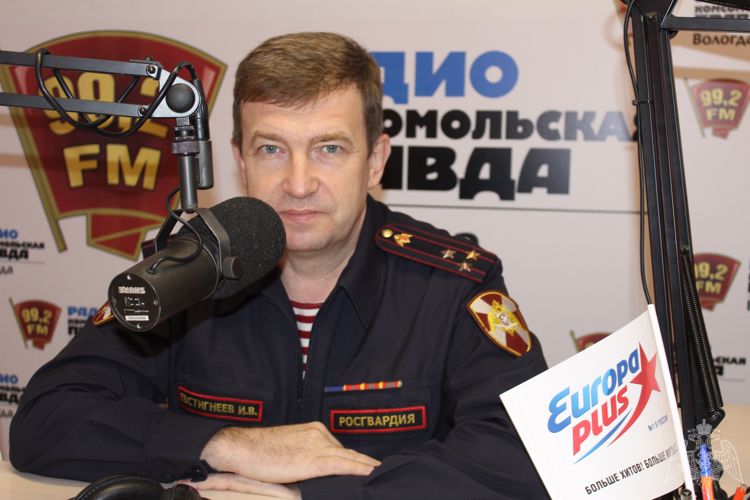 Замначальника Управления Росгвардии по Вологодской области стал гостем прямого эфира на местной радиостанции