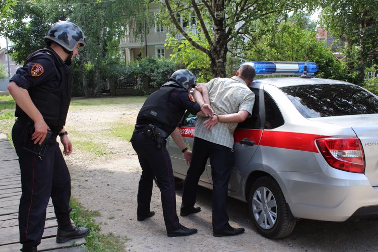 Сотрудники вневедомственной охраны г. Вологды провели тренировку по пресечению правонарушения на охраняемом объекте