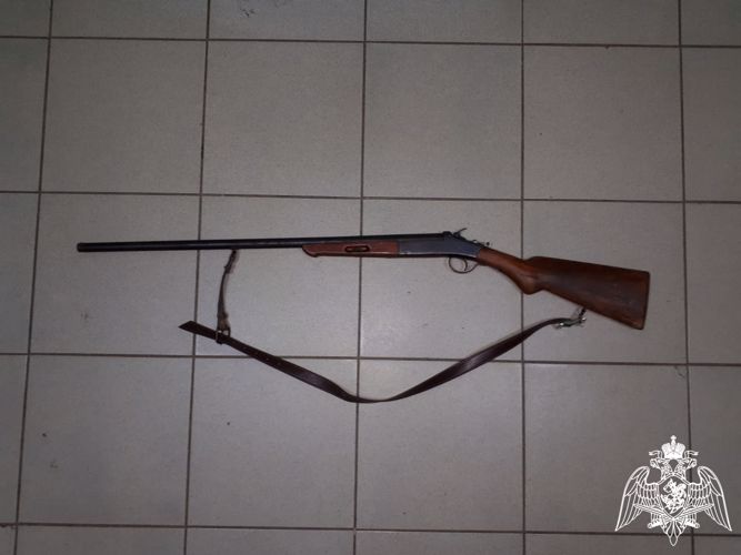 В Вологде мужчина добровольно выдал сотрудникам Росгвардии ружье, которое нашел на берегу реки 
