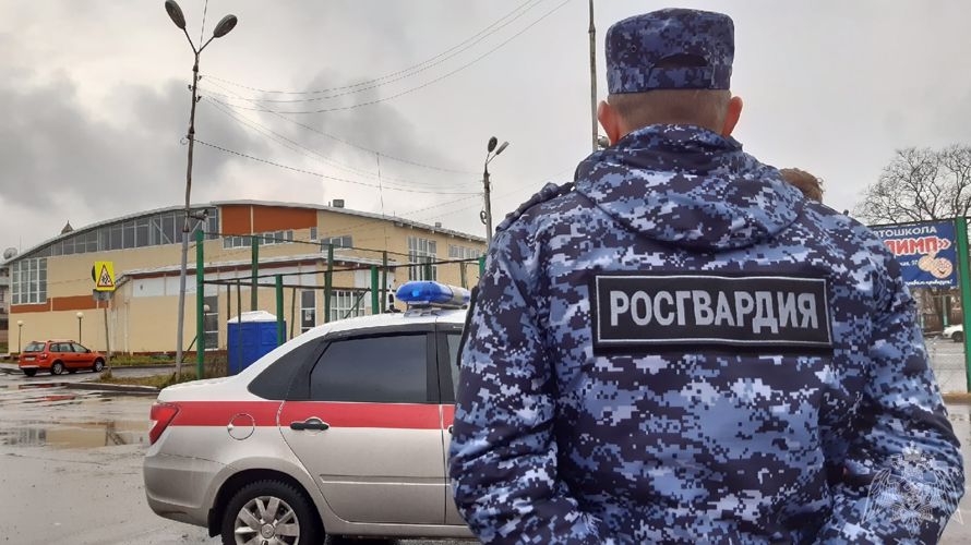 В Вологде сотрудники Росгвардии задержали местного  жителя,  отказывавшегося покидать сауну 