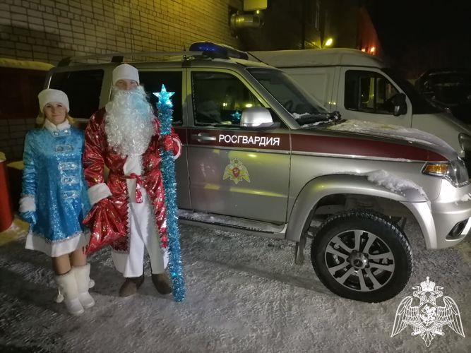 Вологодские росгвардейцы присоединились ко всероссийской ведомственной акции «Дед мороз специального назначения»
