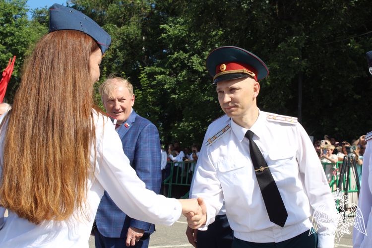 Руководство Управления Росгвардии по Вологодской области приняло участие во вручении дипломов молодым специалистам регионального института права и экономики 