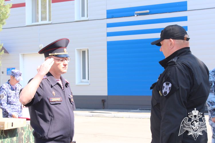 Начальник Управления Росгвардии по Вологодской области встретился с сотрудниками спецподразделений, вернувшихся из районов проведения спецоперации на Украине