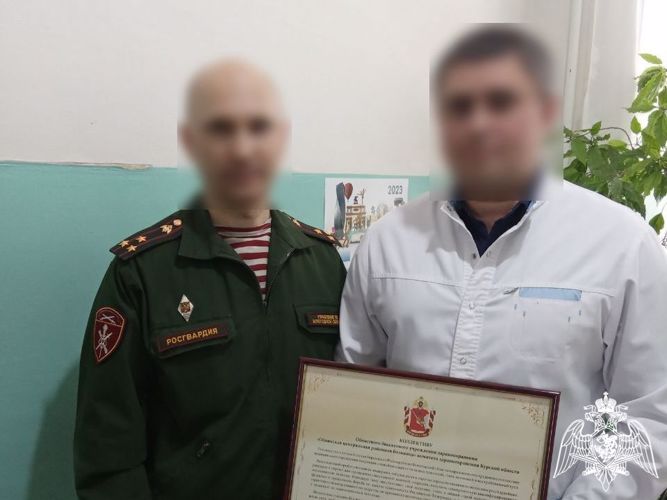 Вологодские росгвардейцы поблагодарили врачей за медицинскую помощь, оказанную в ходе проведения специальной военной операции