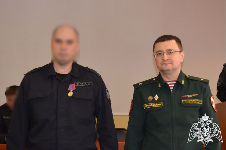 Вологодским росгвардейцам, отличившимся на СВО, вручены государственные награды (видео)