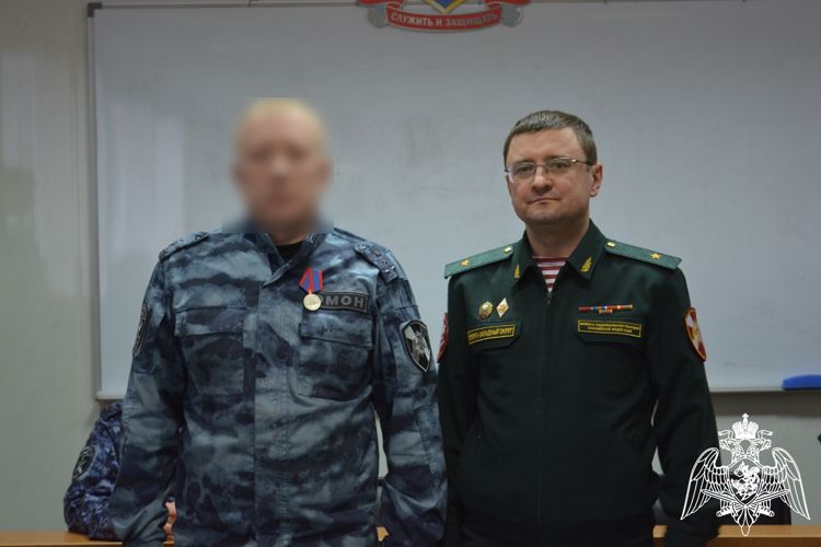 Вологодским росгвардейцам, отличившимся на СВО, вручены государственные награды (видео)