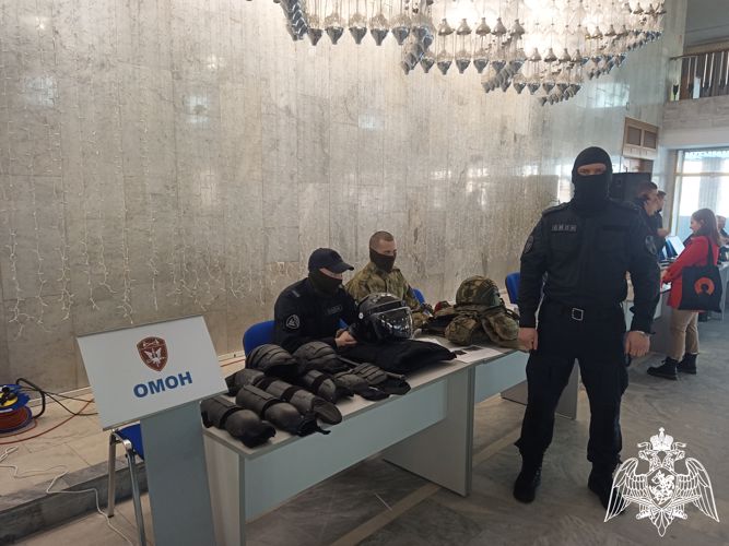 Росгвардейцы рассказали череповчанам о службе в различных подразделениях ведомства
