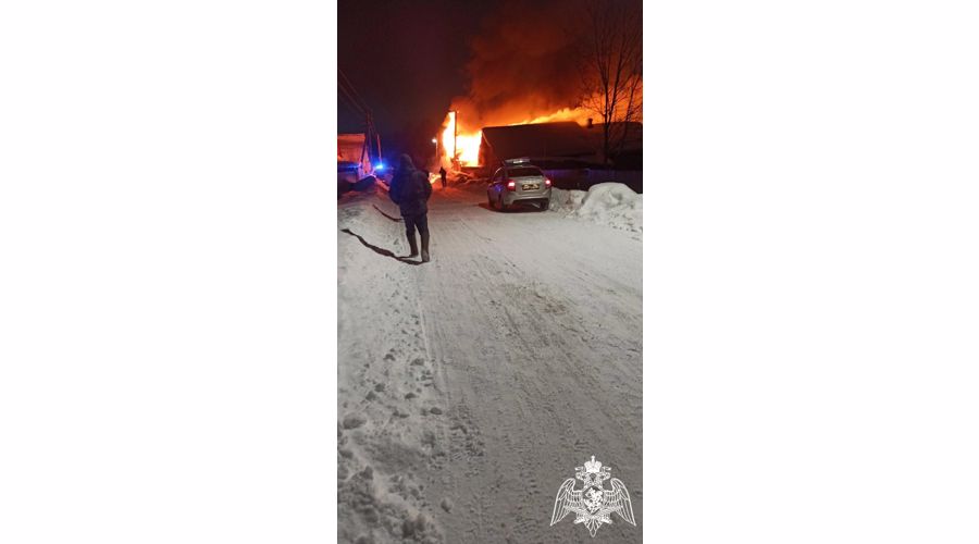 Сотрудники Росгвардии в Вологодской области оказали помощь в тушении пожара