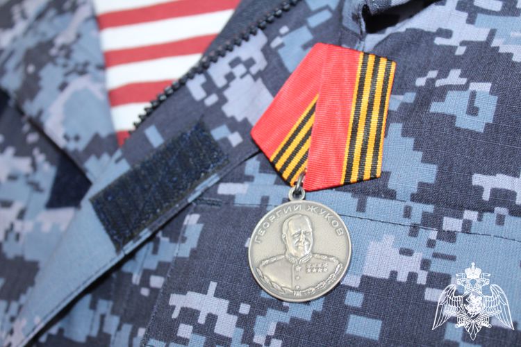 Начальник Управления Росгвардии по Вологодской области в преддверие Дня войск национальной гвардии вручил государственные награды сотрудникам и военнослужащим ведомства