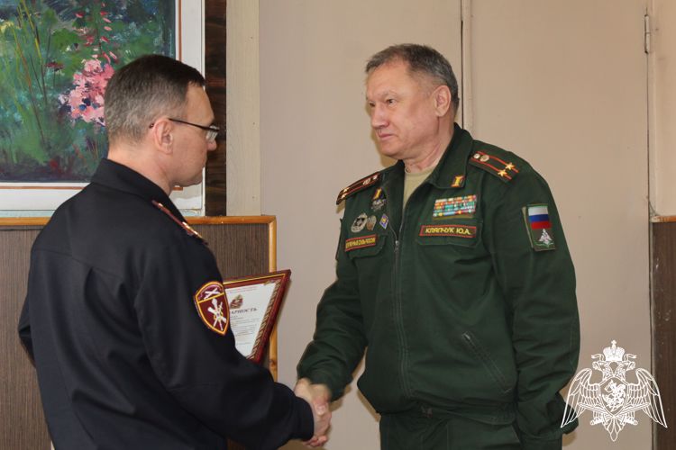 Начальник Управления Росгвардии по Вологодской области провел встречу с сотрудниками областного военкомата