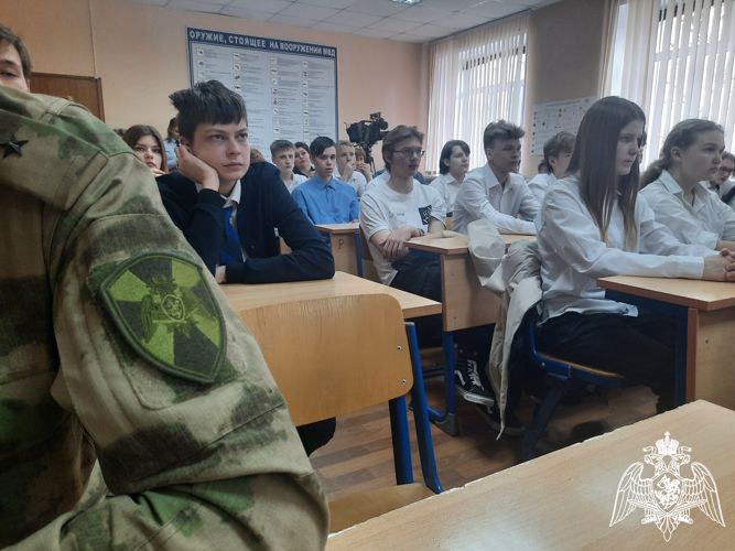 Росгвардейцы провели для вологодских и череповецких школьников внеурочные занятия «Разговоры о важном»