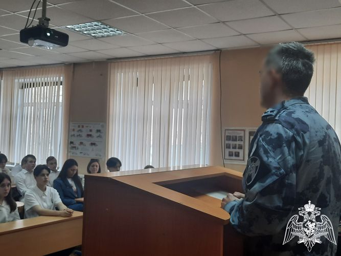 Росгвардейцы провели для вологодских и череповецких школьников внеурочные занятия «Разговоры о важном»