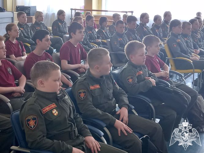 Росгвардейцы провели для вологодских и череповецких школьников внеурочные занятия «Разговоры о важном»