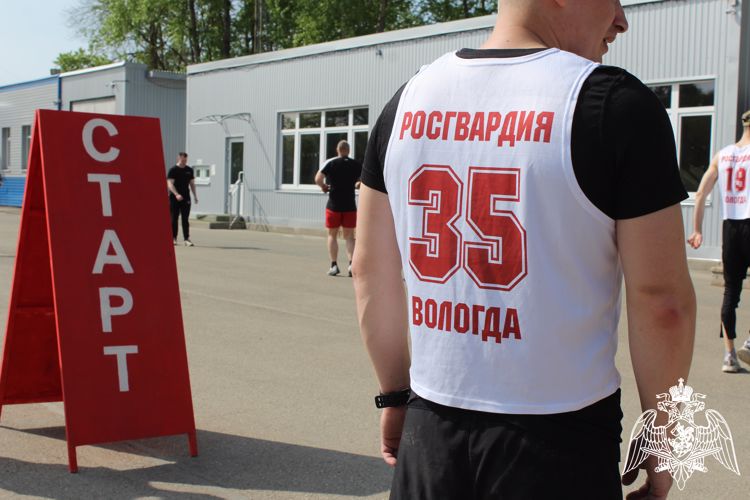 В Вологде сотрудники и военнослужащие региональной Росгвардии сдали зачеты за зимний период подготовки (ВИДЕО)