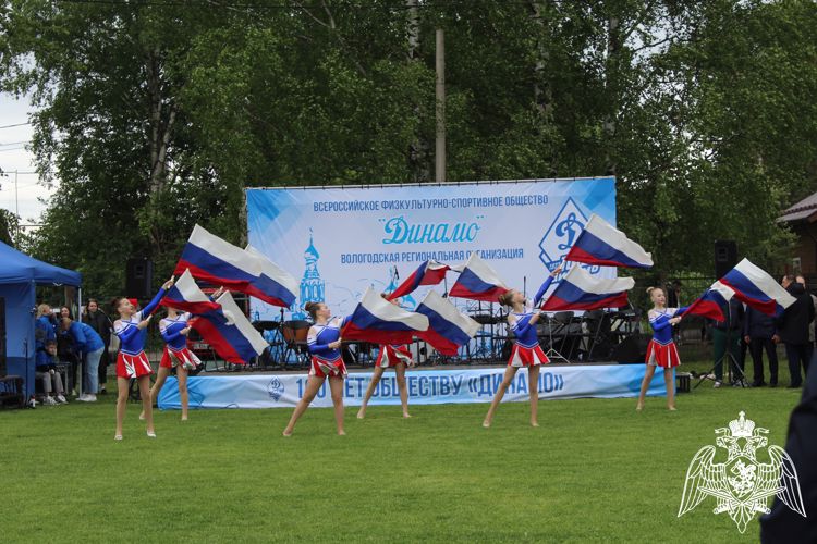 В Вологде росгвардейцы и члены их семей приняли участие в спортивном празднике Динамо, посвященном Дню защиты детей