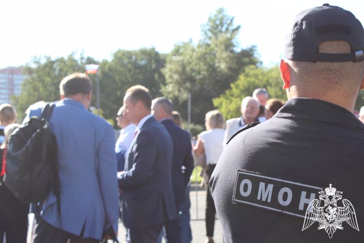 Росгвардейцы обеспечили безопасности праздничных мероприятий в Череповце