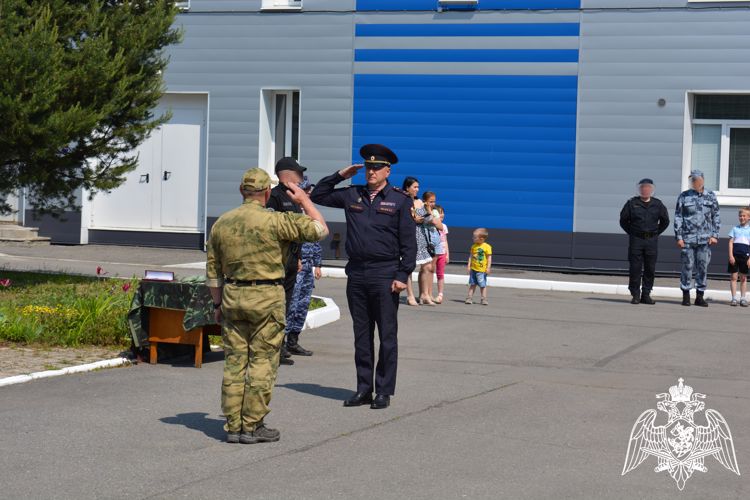Вологодским росгвардейцам, отличившимся в ходе проведения специальной военной операции, вручены государственные награды.