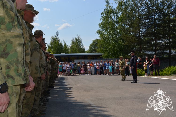 Вологодским росгвардейцам, отличившимся в ходе проведения специальной военной операции, вручены государственные награды.
