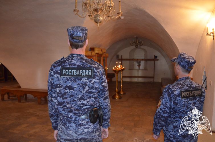 Вологодские росгвардейцы обеспечили общественный порядок и безопасность при проведении храмовых богослужений