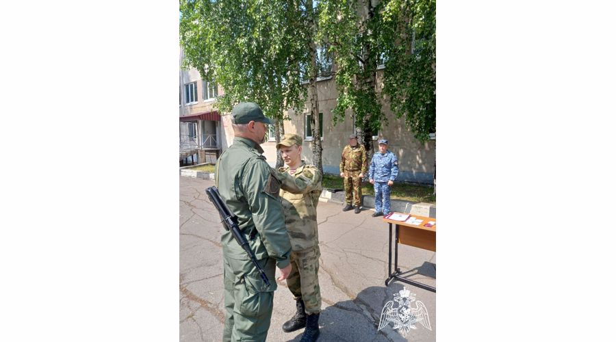 В Череповце вручены государственные награды росгвардейцам, отличившимся в ходе проведения специальной военной операции