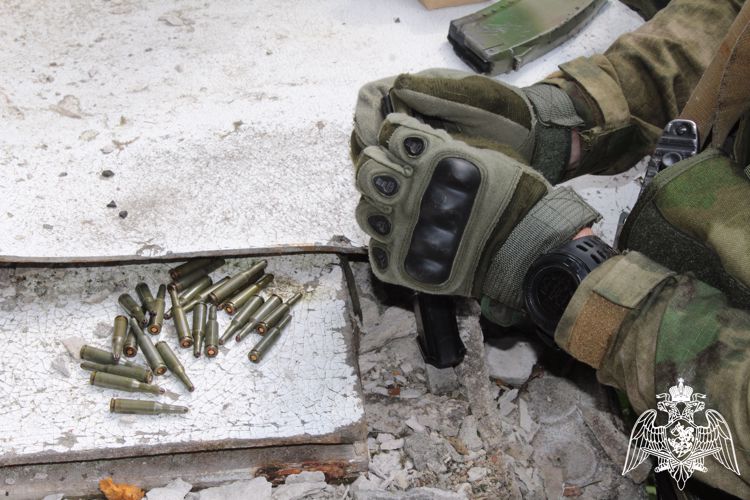 В Вологде сотрудники ОМОН «Вымпел» Росгвардии провели тактико-специальные тренировки (ВИДЕО)