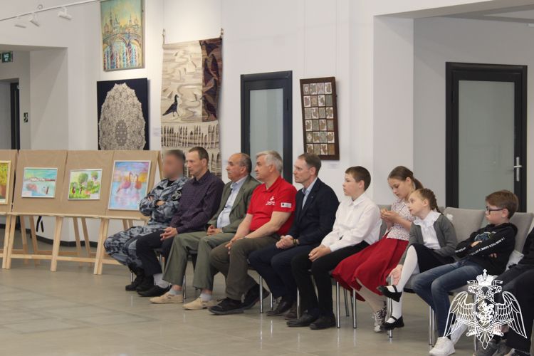 Росгвардейцы наградили детей, победителей XXII вологодского областного конкурса «Моя семья»