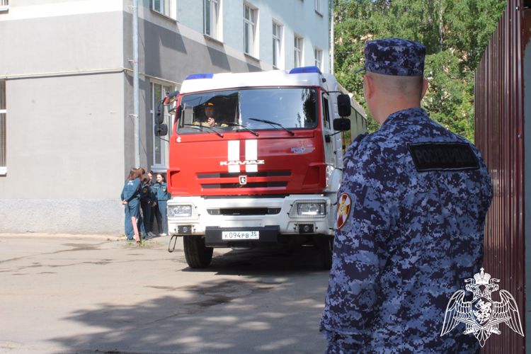 В Вологде прошли пожарно-тактические учения Росгвардии и МЧС