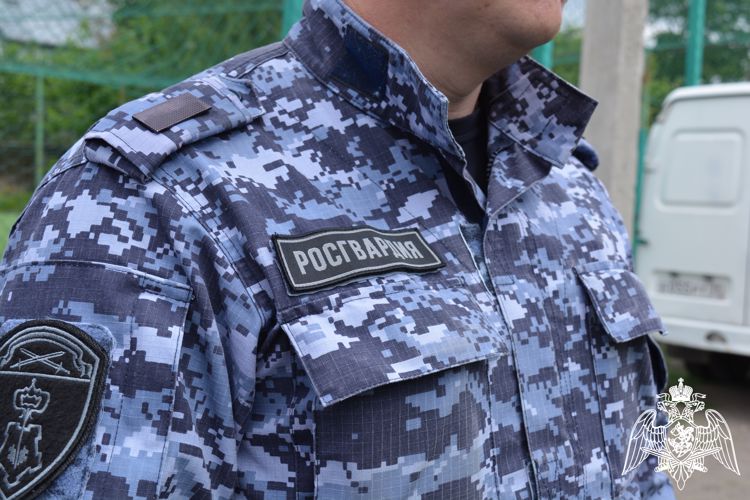В Вологде росгвардейцы задержали мужчину, сбежавшего из супермаркета с неоплаченным алкоголем