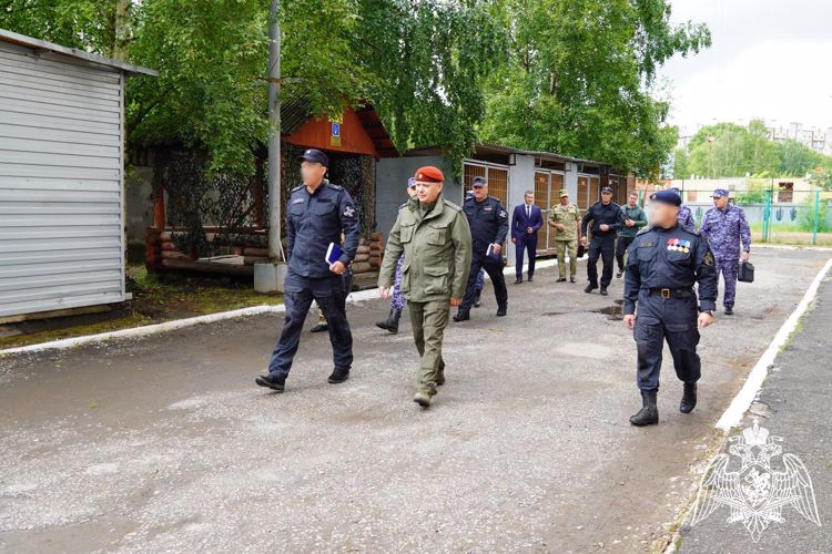 Командующий Северо-Западным округом Росгвардии генерал-лейтенант Алексей Воробьев вручил государственные награды вологодским росгвардейцам (ВИДЕО)