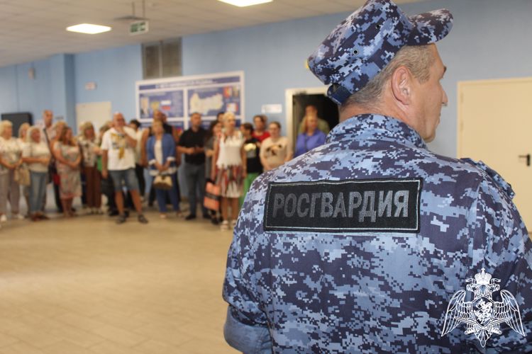 Сотрудники Росгвардии отработали с директорами школ г.Вологды алгоритмы взаимодействия и поведения при чрезвычайных ситуациях