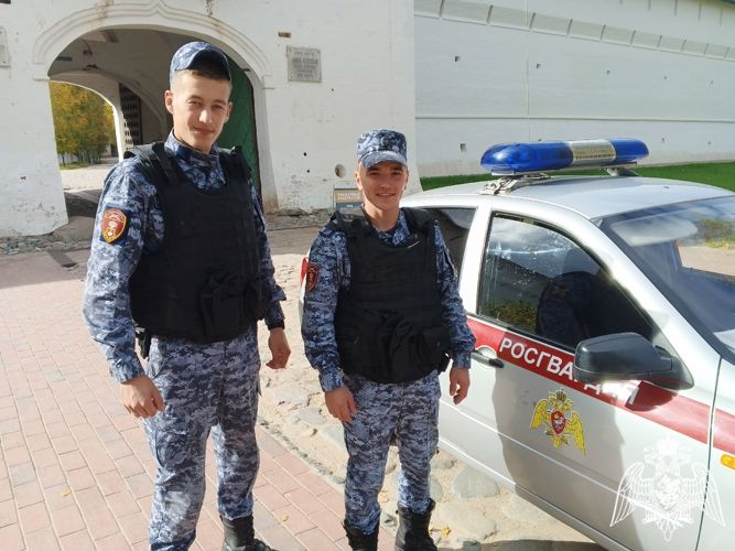 СОТРУДНИКИ ВНЕВЕДОМСТВЕННОЙ ОХРАНЫ РОСГВАРДИИ ЗАДЕРЖАЛИ МУЖЧИНУ, ПЫТАВШЕГОСЯ ПРОНИКНУТЬ НА ОХРАНЯЕМЫЙ ОБЪЕКТ