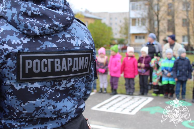 Юные вологжане познакомились с профессией кинолога Росгвардии (ВИДЕО)