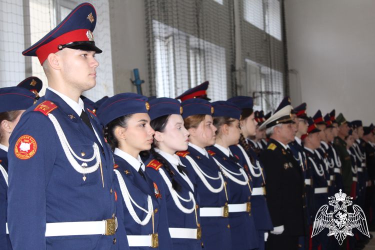 В Вологде руководство и ветераны Росгвардии приняли участие в церемонии посвящения в кадеты подшефной школы