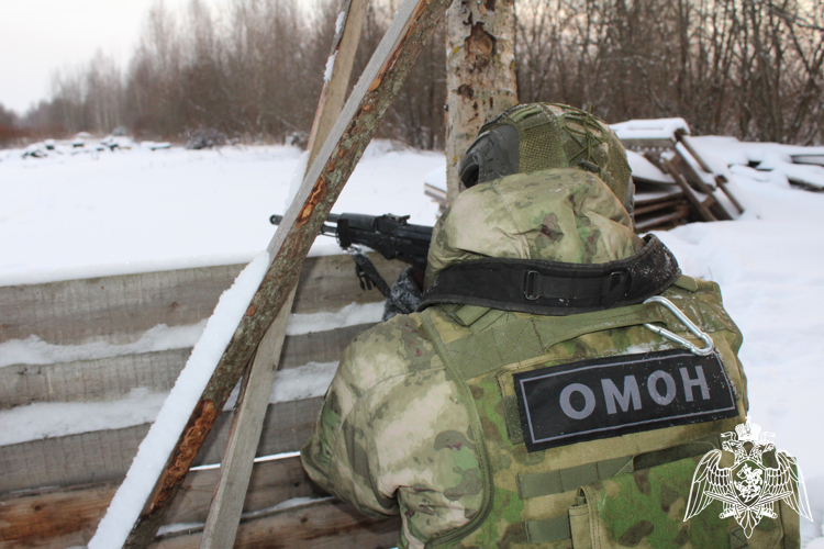 В Вологде сотрудники ОМОН «Вымпел» Росгвардии провели занятия по подготовке к выполнению служебно-боевых задач в условиях осложненной обстановки (ВИДЕО)