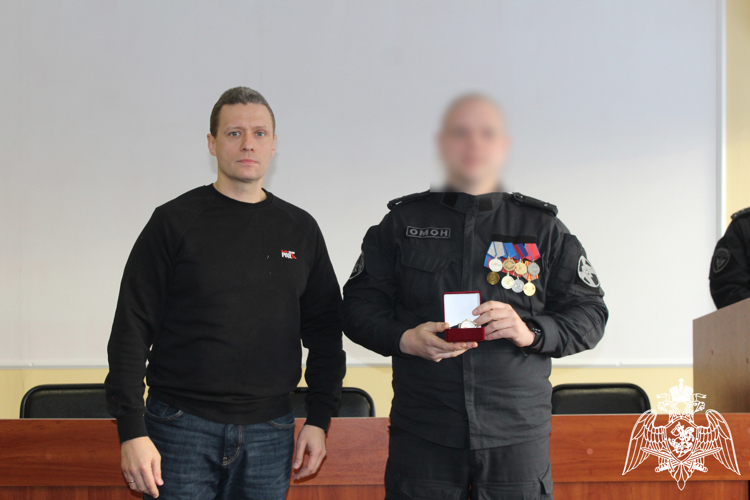 Сотрудникам ОМОН «Титан» (г. Череповец) Росгвардии по Вологодской области в преддверии 30 лет со дня образования вручены награды