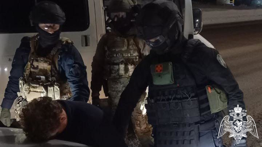 Сотрудники СОБР Росгвардии по Вологодской области задержали жителя Республики Коми, перевозившего оптовую партию наркотического вещества (ВИДЕО)