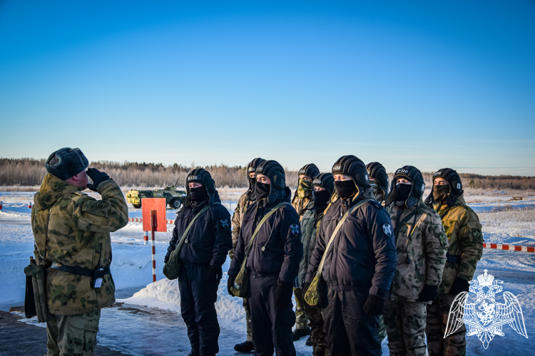 Вологодские росгвардейцы приняли участие в боевых стрельбах под Санкт-Петербургом (ВИДЕО)