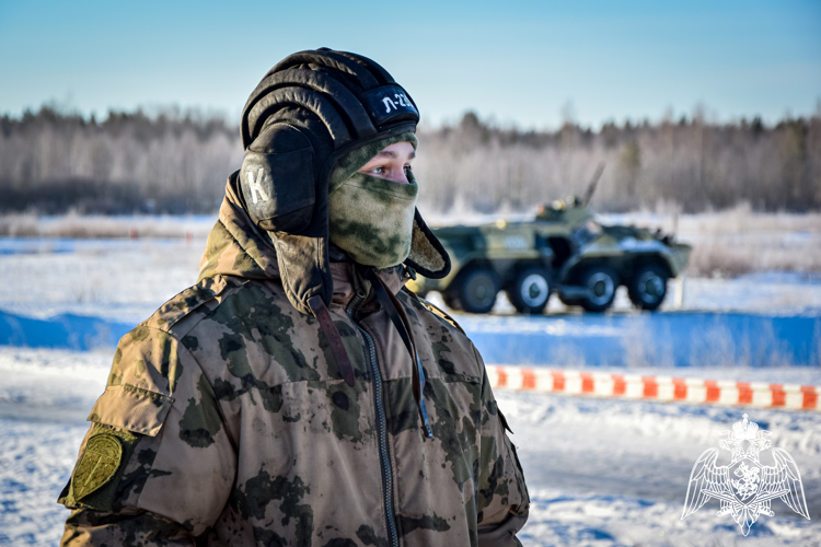 Вологодские росгвардейцы приняли участие в боевых стрельбах под Санкт-Петербургом (ВИДЕО)