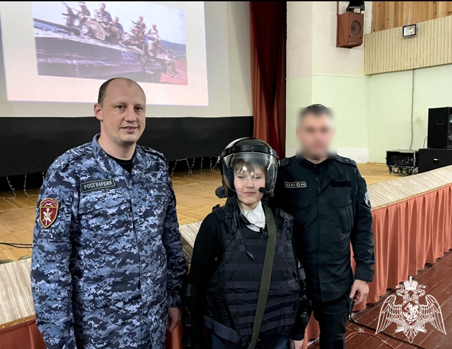 О защитниках Отечества рассказали школьникам Грязовецкого района сотрудники региональной Росгвардии