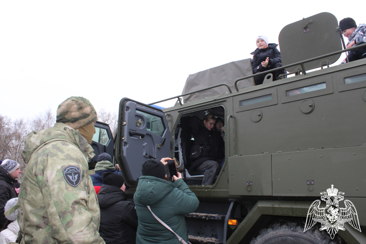 В Вологде сотрудники Росгвардии стали участниками городского праздничного мероприятия ко Дню защитника Отечества
