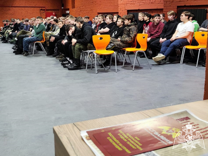 Учащиеся вологодских колледжей узнали, как можно стать курсантом высших учебных заведений Росгвардии