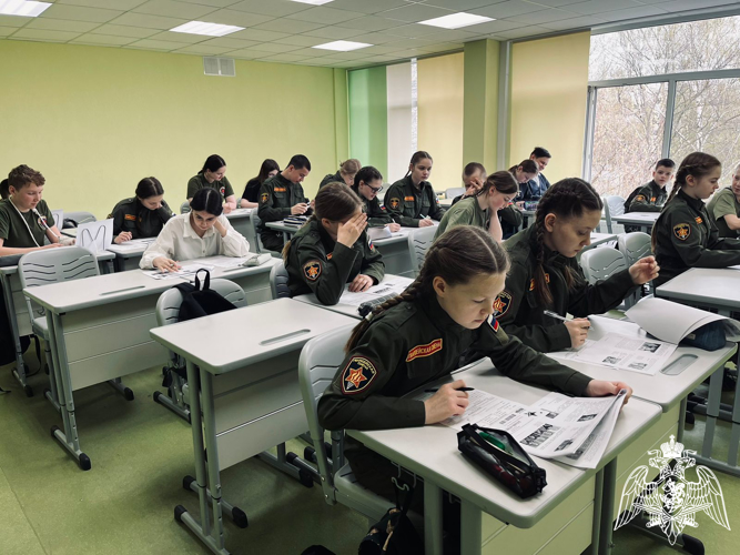 Вологодские росгвардейцы и учащиеся «Гвардейской смены» стали участниками «Диктанта Победы»