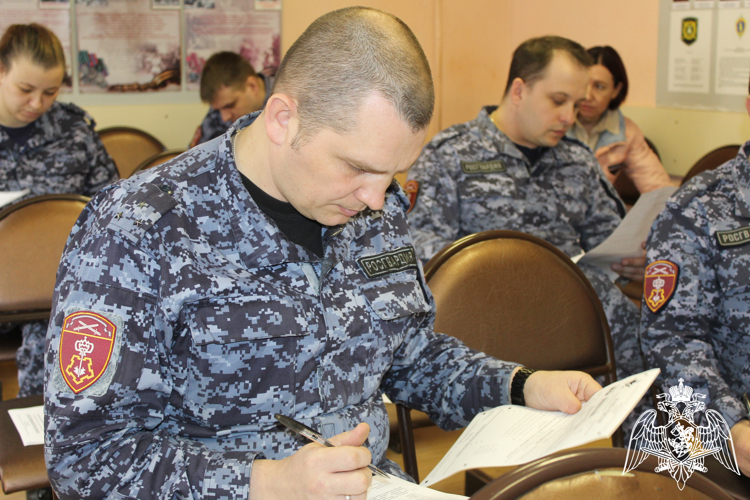 Вологодские росгвардейцы и учащиеся «Гвардейской смены» стали участниками «Диктанта Победы»