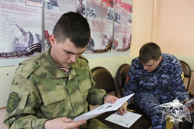 Вологодские росгвардейцы и учащиеся «Гвардейской смены» стали участниками «Диктанта Победы»