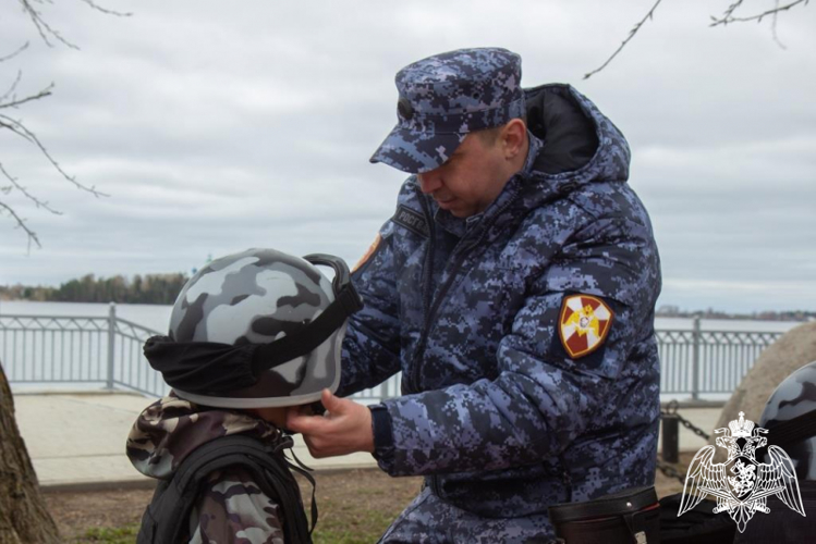Вологодские росгвардейцы приняли участие в автопробеге, посвященному Дню Победы